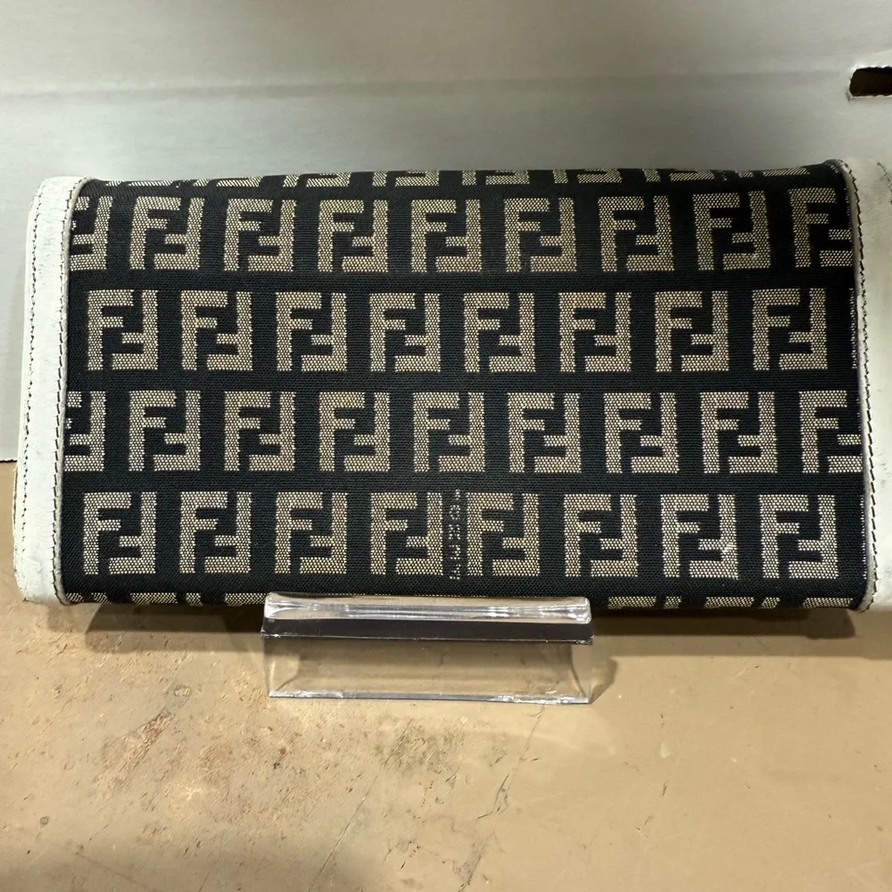 Fendi Monogram Black and White Clutch - Picture 3 of 7